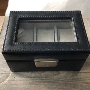 Watch case for 3 watch’s. New!